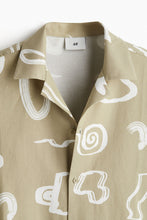Load image into Gallery viewer, H&M Loose Fit Resort shirt