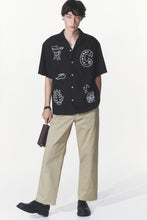 Load image into Gallery viewer, H&M Loose Fit Resort shirt