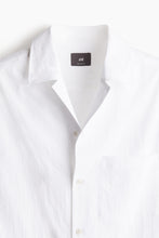 Load image into Gallery viewer, H&M Regular Fit Resort shirt