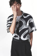 Load image into Gallery viewer, H&M Loose Fit Printed shirt