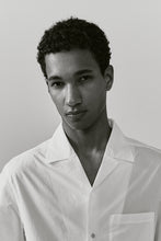 Load image into Gallery viewer, H&M Regular Fit Resort shirt