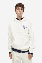 Load image into Gallery viewer, H&M Relaxed Fit Printed Hoodie White/Butterfly