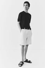 Load image into Gallery viewer, H&M Premium Selection Regular Fit Linen shorts