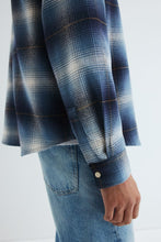 Load image into Gallery viewer, H&M Loose Fit Flannel shirt