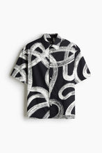 Load image into Gallery viewer, H&M Loose Fit Printed shirt