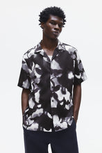 Load image into Gallery viewer, H&M Regular Fit Lyocell resort shirt