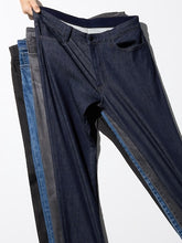 Load image into Gallery viewer, Uniqlo EZY Ultra Stretch Jeans