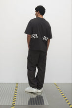 Load image into Gallery viewer, H&M Relaxed Fit Cargo Trousers