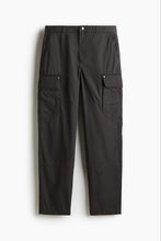 Load image into Gallery viewer, H&M Relaxed Fit Cargo Trousers