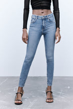 Load image into Gallery viewer, Zara Mid Rise Sculpt TRF Jeans