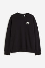 Load image into Gallery viewer, H&amp;M Relaxed Fit Sweatshirt Black/The Discovery Channel
