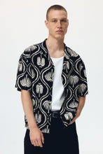 Load image into Gallery viewer, H&amp;M Relaxed Fit Resort shirt

