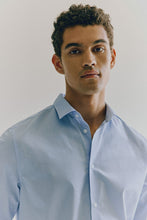 Load image into Gallery viewer, H&amp;M Slim Fit easy-iron shirt
