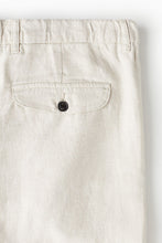 Load image into Gallery viewer, H&amp;M Premium Selection Regular Fit Linen shorts

