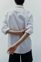 Load image into Gallery viewer, H&amp;M Regular Fit Linen-blend shirt White\Striped
