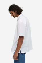 Load image into Gallery viewer, H&amp;M Relaxed Fit Short-sleeved shirt White
