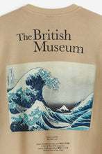 Load image into Gallery viewer, H&amp;M Relaxed Fit Sweatshirt Beige/The British Museum
