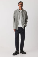 Load image into Gallery viewer, H&amp;M Regular Fit Oxford shirt
