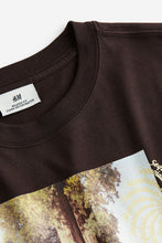 Load image into Gallery viewer, H&amp;M Loose Fit T Shirt Dark brown/Forest
