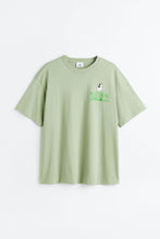 Load image into Gallery viewer, H&amp;M Relaxed Fit T Shirt Sage green/Natural Expearience

