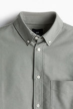Load image into Gallery viewer, H&amp;M Regular Fit Oxford shirt
