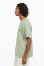 Load image into Gallery viewer, H&amp;M Relaxed Fit T Shirt Sage green/Natural Expearience
