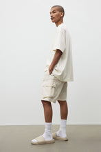 Load image into Gallery viewer, H&amp;M Regular Fit Cargo shorts
