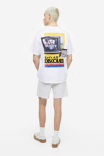 Load image into Gallery viewer, H&amp;M Relaxed Fit T Shirt White/The Discovery Channel
