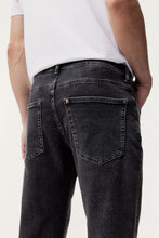 Load image into Gallery viewer, H&amp;M Straight Regular Fit Jeans
