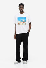 Load image into Gallery viewer, H&amp;M Relaxed Fit T Shirt White/Beach
