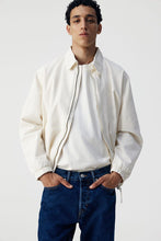 Load image into Gallery viewer, H&amp;M Relaxed Jeans
