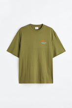 Load image into Gallery viewer, H&amp;M Relaxed Fit T Shirt KHAKI GREEN/SUBURBAN
