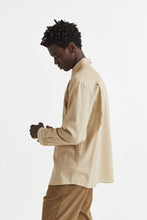 Load image into Gallery viewer, H&amp;M Relaxed Fit Linen-blend shirt Beige
