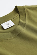 Load image into Gallery viewer, H&amp;M Relaxed Fit T Shirt KHAKI GREEN/SUBURBAN

